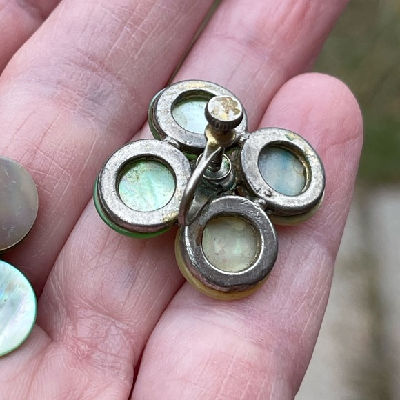 Vintage Abalone Shell Flower Screw Back Earrings - Picture 4 of 6